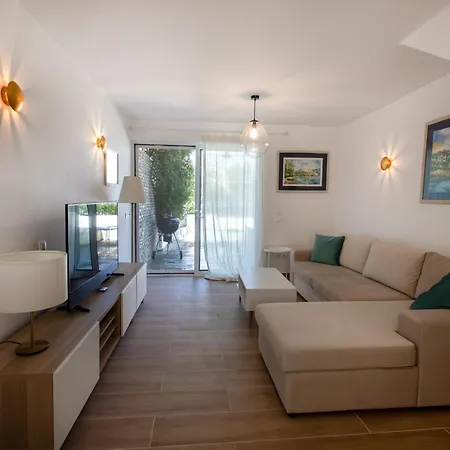 Simonidis Seaside By Rentalspro - Halkidiki Apartment Pefkochori